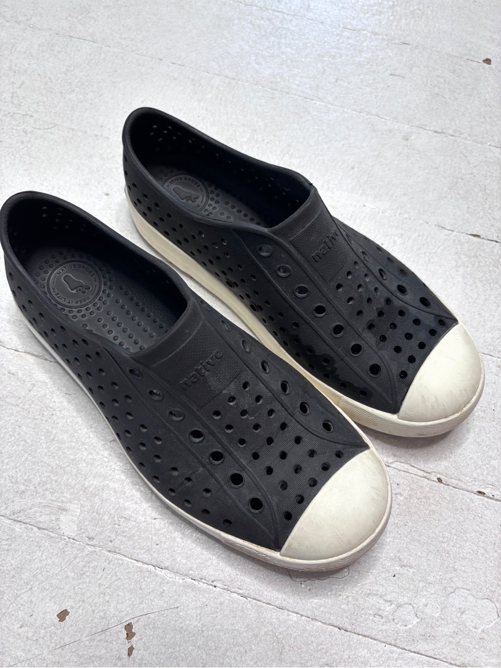 Native Shoes Jefferson Black White Waterproof Slip On Shoes Size 4 EUC